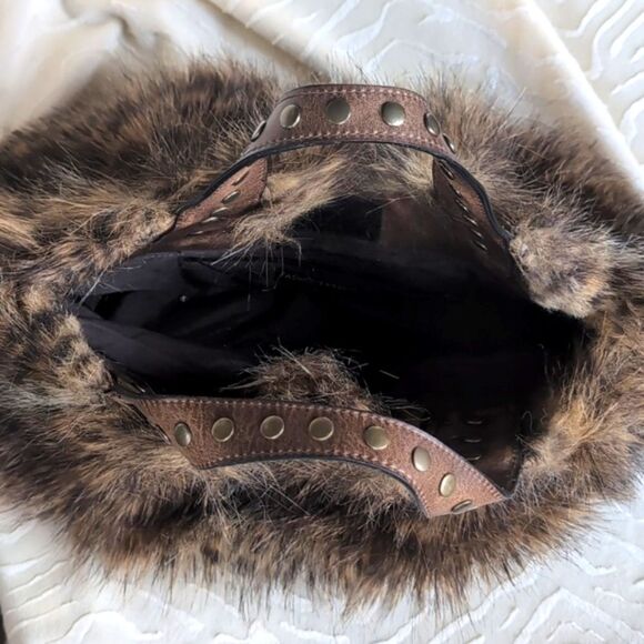 Y2K Fabulous Faux Fur Mini Tote Bag - Picture 12 of 17